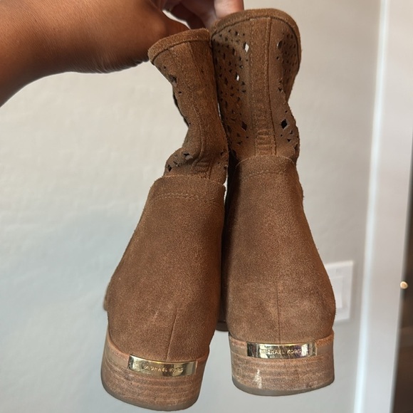 Michael Kors Sunny Caramel Suede Ankle Bootie Size 7.5 - Picture 6 of 9